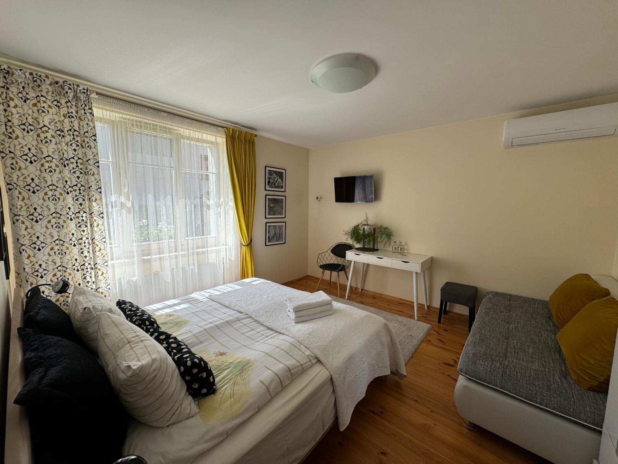 Guest House "8 Smilgos" Klaipeda Exterior photo